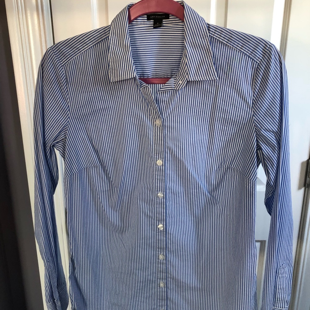 Women’s fitted Stripped bottom up shirt